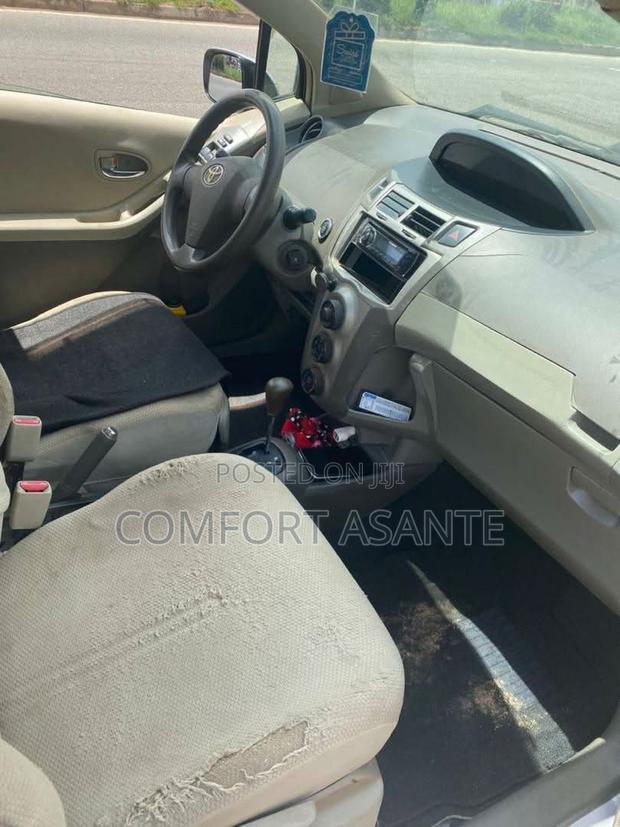 Toyota Vitz 1.3 AWD 3dr 2010 Silver