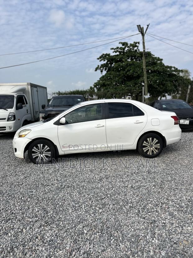 Toyota Yaris SE Hatchback 5dr 2012 White