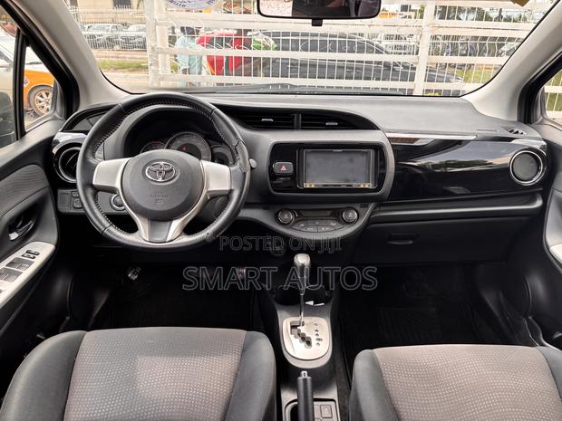 Toyota Vitz 1.3 AWD 5dr 2015 Black