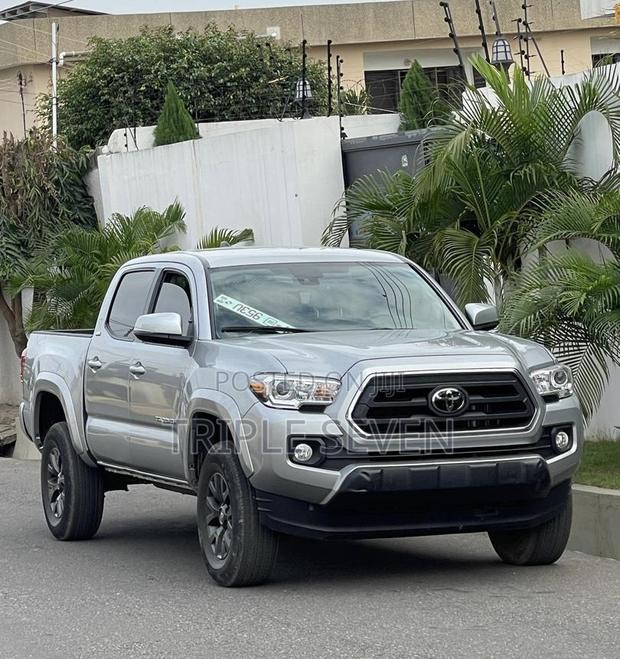 Toyota Tacoma 2022 Black