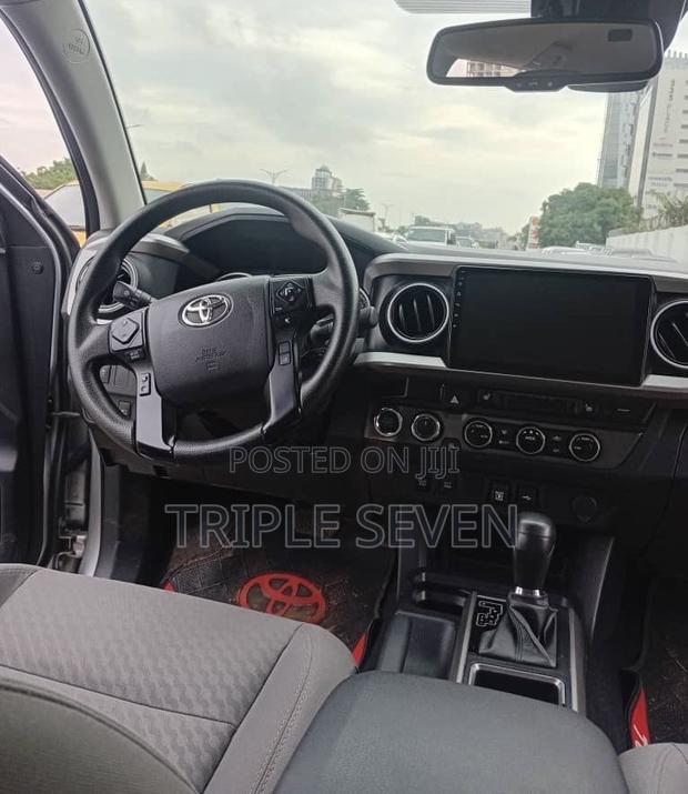 Toyota Tacoma 2022 Black