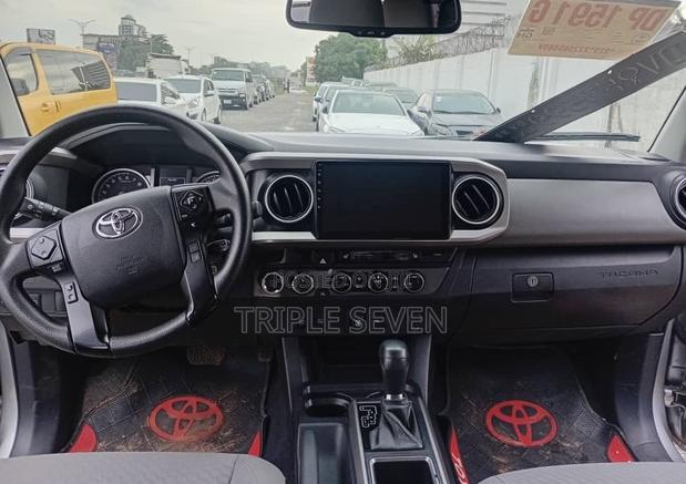 Toyota Tacoma 2022 Black