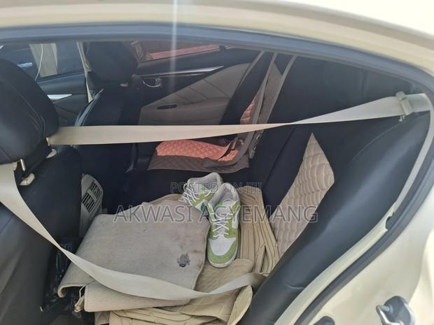 Infiniti Q50 2013 Off white