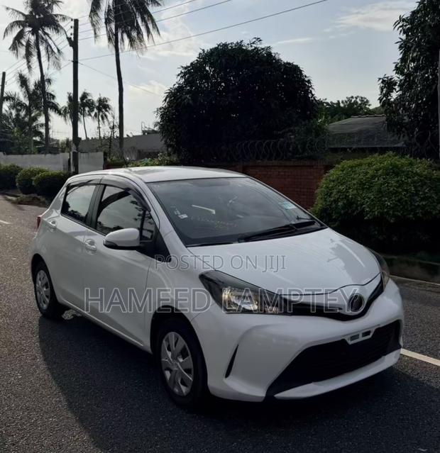 Toyota Vitz 1.0 FWD 5dr 2015 White