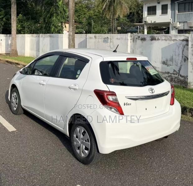Toyota Vitz 1.0 FWD 5dr 2015 White