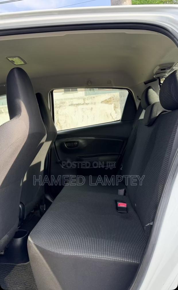 Toyota Vitz 1.0 FWD 5dr 2015 White