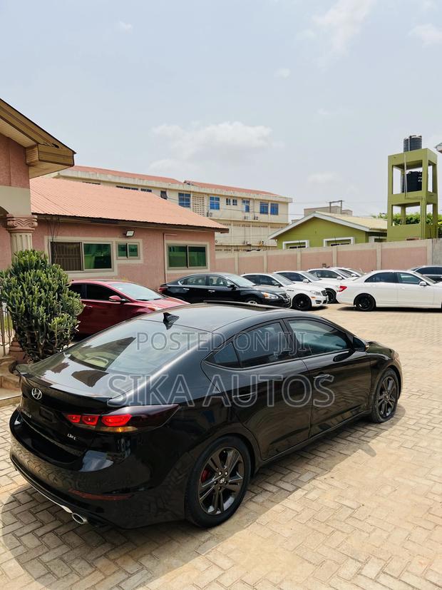 Hyundai Elantra 2018 Black