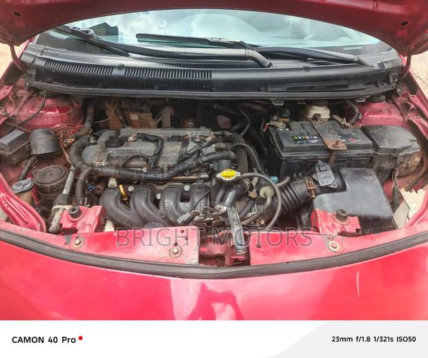 Toyota Yaris Base Sedan 4dr 2010 Red