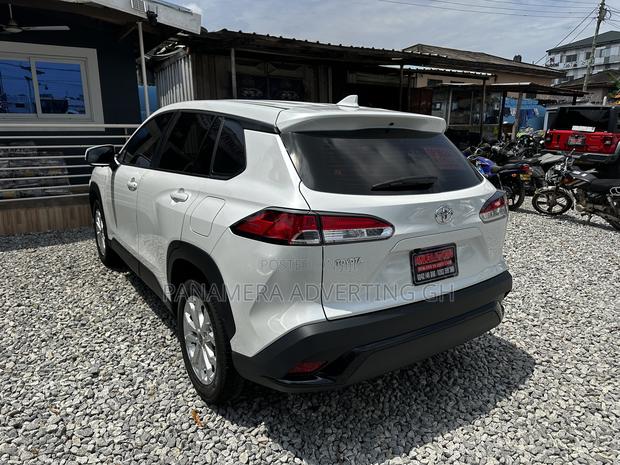 Toyota Frontlander 2.0 Petrol FWD 2024 White