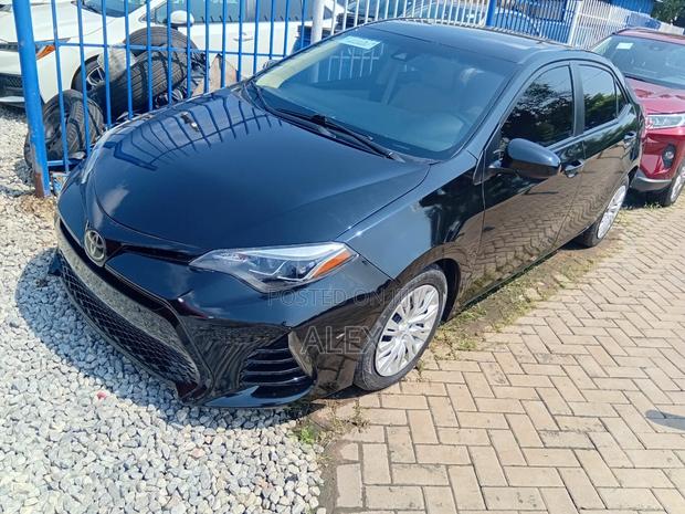 Toyota Corolla LE Eco (1.8L 4cyl 2A) 2018 Black