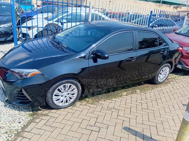 Toyota Corolla LE Eco (1.8L 4cyl 2A) 2018 Black