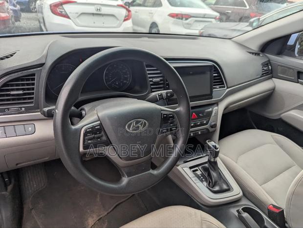 Hyundai Elantra Value Edition Sedan FWD (2.0L 4cyl 6A) 2017
