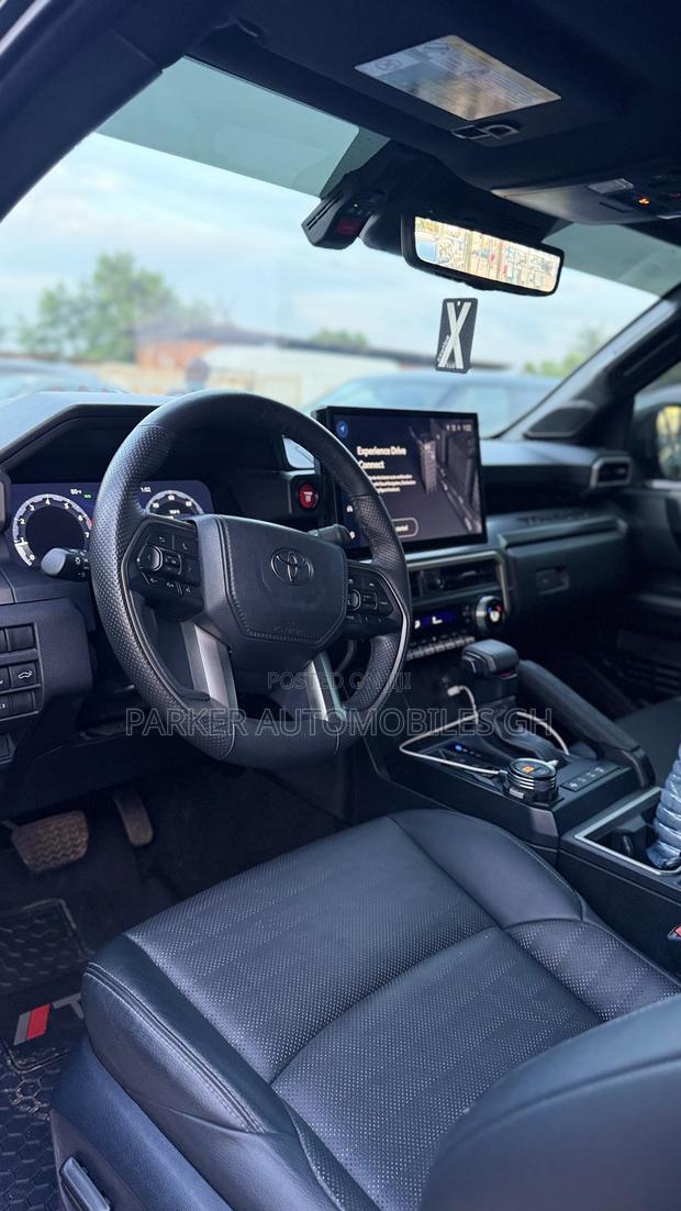 Toyota Tacoma 2024 Black