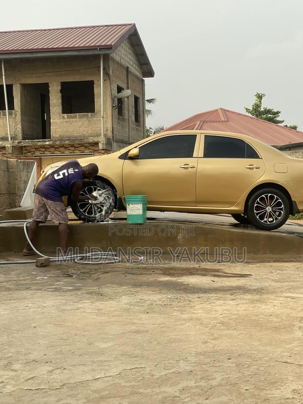 Toyota Corolla 2009 Gold