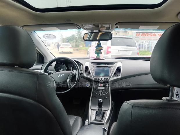 Hyundai Elantra Limited 4dr Sedan (1.8L 4cyl 6A) 2015 Gray