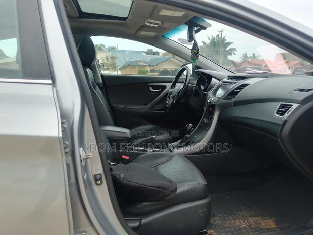 Hyundai Elantra Limited 4dr Sedan (1.8L 4cyl 6A) 2015 Gray
