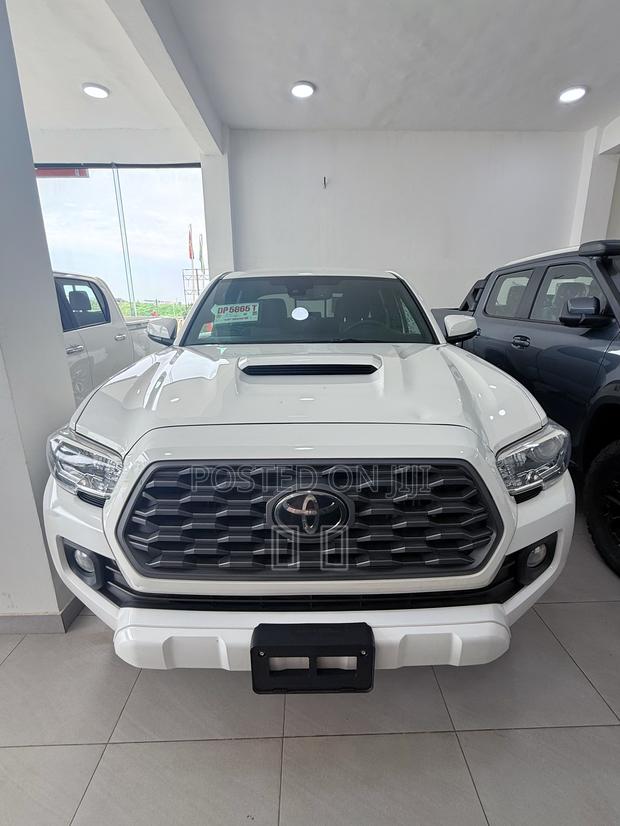 New Toyota Tacoma 2024 White