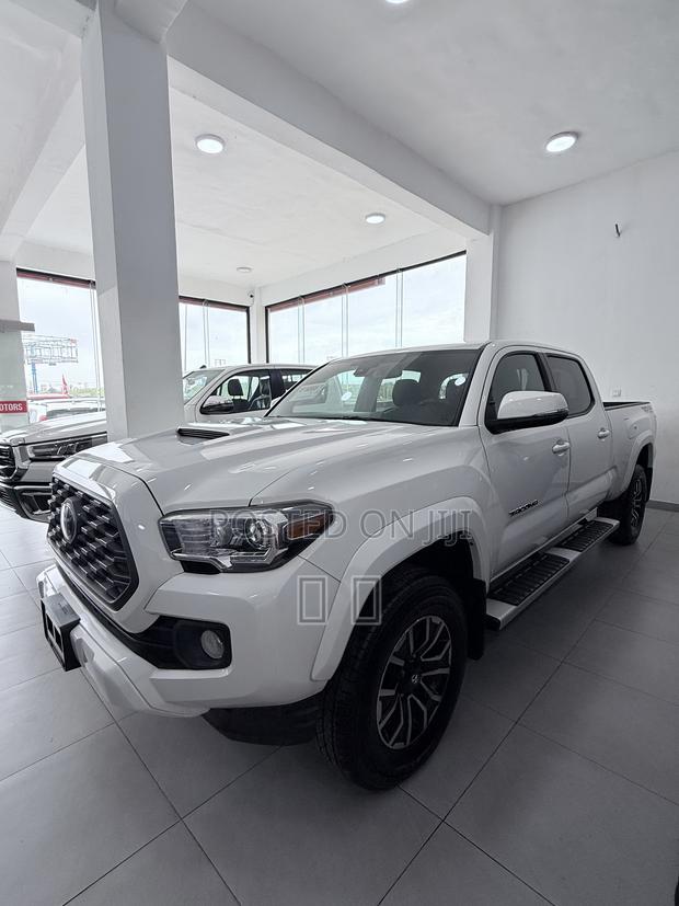 New Toyota Tacoma 2024 White
