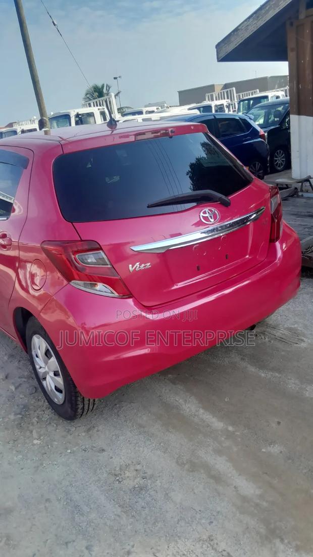 Toyota Vitz 1.3 FWD 5dr 2016 Pink