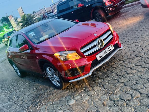 Mercedes-Benz GLA 250 2016 Red