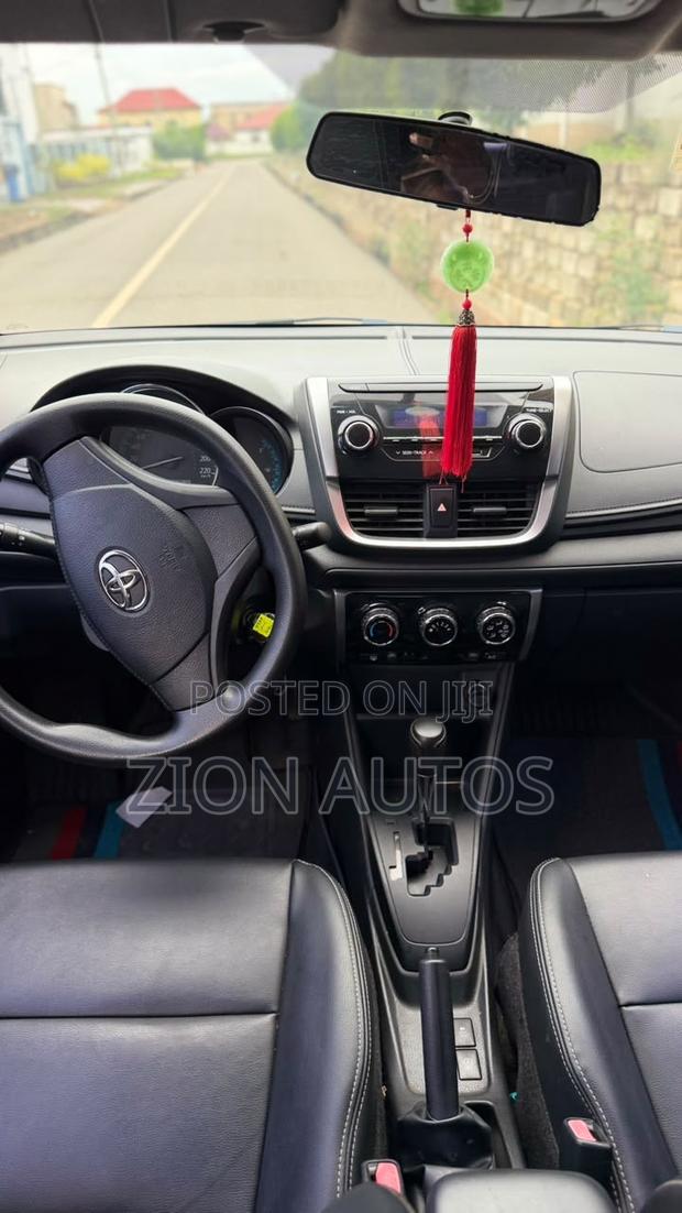 Toyota Yaris L Hatchback 5dr 2016 White