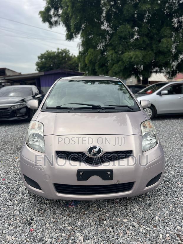 Toyota Vitz 1.3 AWD 3dr 2010 Silver