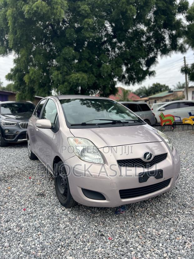 Toyota Vitz 1.3 AWD 3dr 2010 Silver