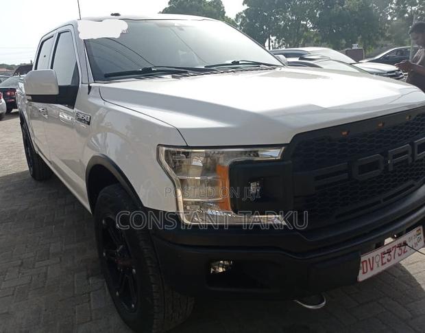 Ford F-150 Platinum 4x2 SuperCrew Cab Styleside 5.5 ft. box 145 in. WB