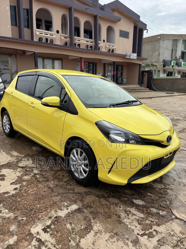 Toyota Vitz 1.3 AWD 3dr 2014 Yellow