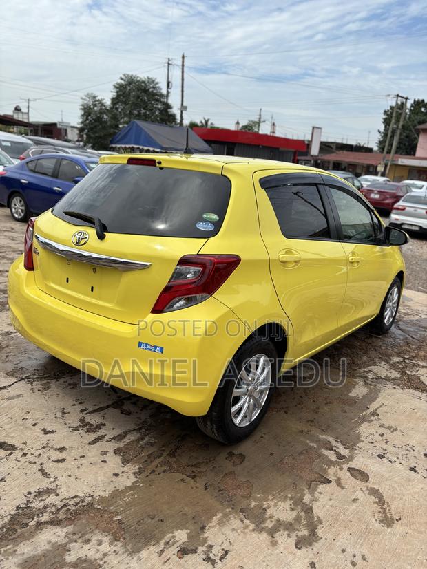 Toyota Vitz 1.3 AWD 3dr 2014 Yellow