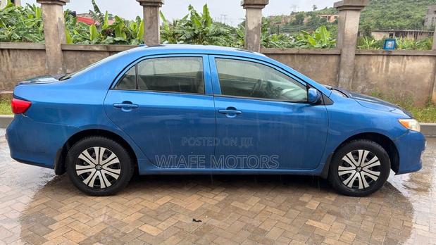 Toyota Corolla LE 4dr Sedan (1.8L 4cyl 4A) 2010 Blue