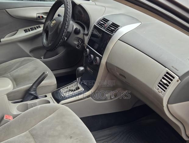 Toyota Corolla LE 4dr Sedan (1.8L 4cyl 4A) 2010 Blue