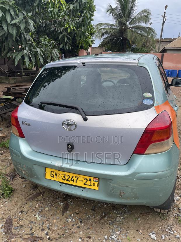 Toyota Vitz 2010 Green