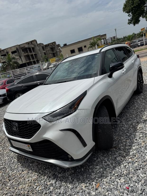 Toyota Highlander XSE AWD 2023 White