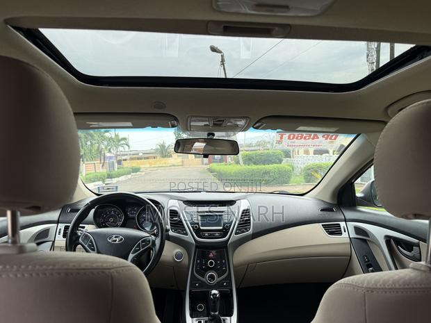 Hyundai Elantra Limited Sedan FWD (1.8L 4cyl 6A) 2016 Red