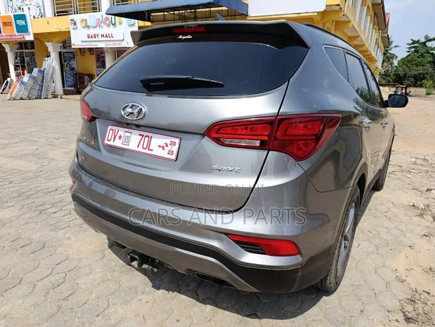 Hyundai Santa Fe 2018 Gray
