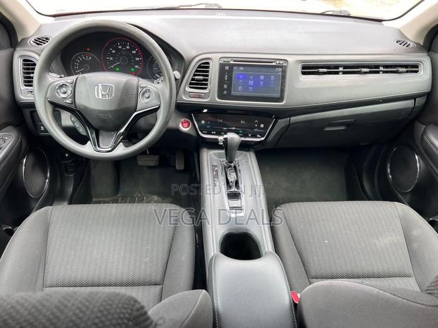 Honda HR-V 4dr SUV (1.5L 4cyl CVT) 2016 Red