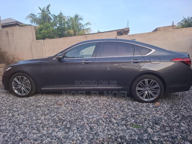 Hyundai Genesis 2016