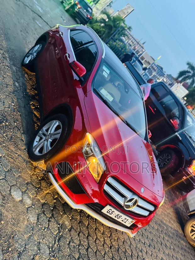 Mercedes-Benz GLA 250 2016 Red