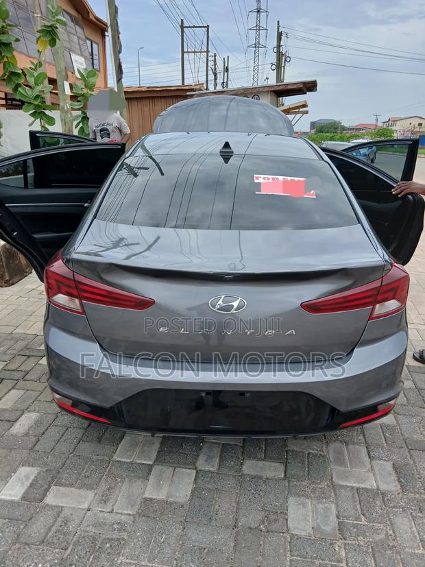 Hyundai Elantra SEL 2020 Gray