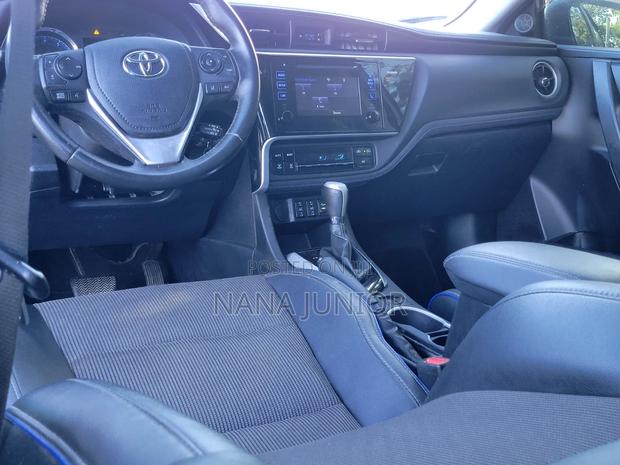 Toyota Corolla 2017 Brown