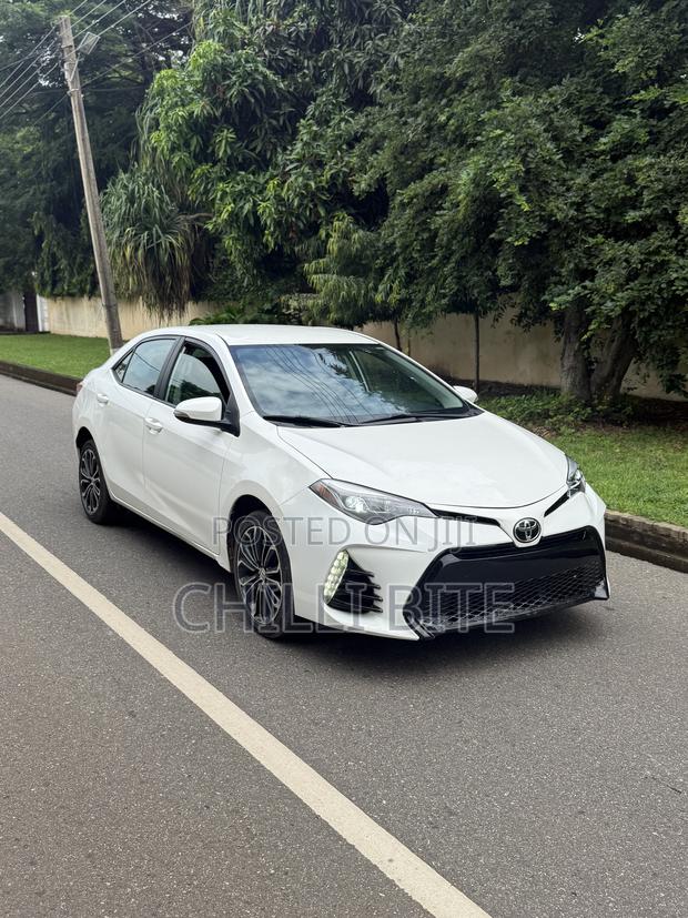 Toyota Corolla S 4dr Sedan (1.8L 4cyl CVT) 2016 White