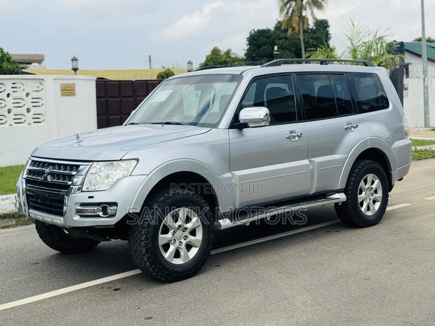 Mitsubishi Pajero V80 3.8 V6 GLS 2016 Gray