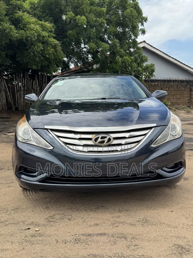 Hyundai Sonata GLS Sedan FWD (2.4L 4cyl 6M) 2011 Blue