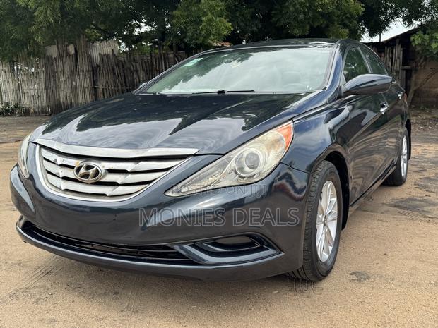 Hyundai Sonata GLS Sedan FWD (2.4L 4cyl 6M) 2011 Blue