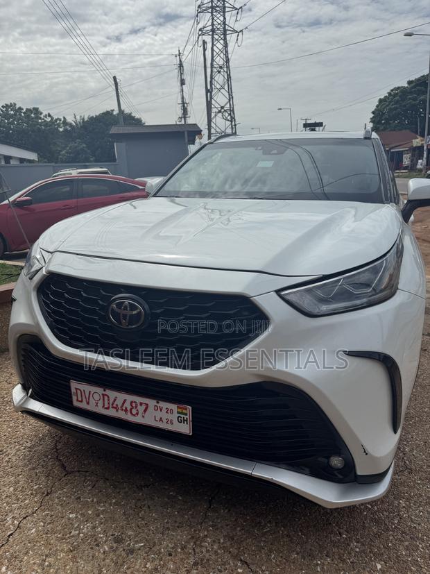 Toyota Highlander XSE 2021 White