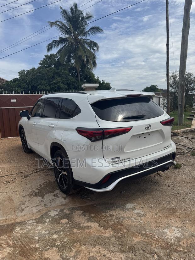 Toyota Highlander XSE 2021 White