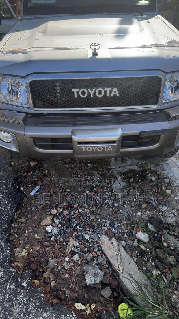 New Toyota Land Cruiser 2021 Gray