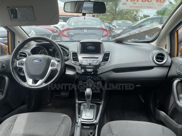 Ford Fiesta S Sedan 2016 Gold