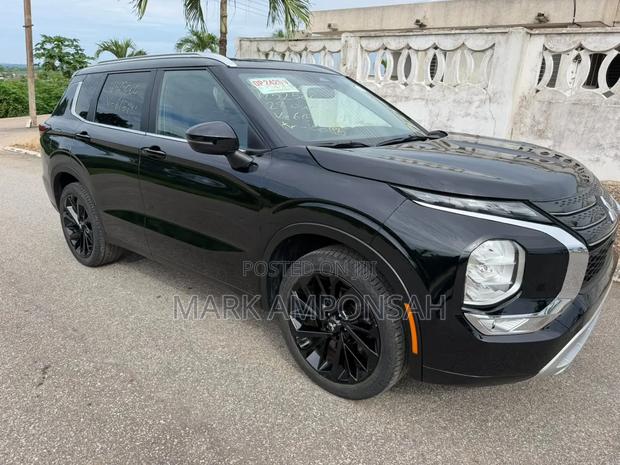 Mitsubishi Outlander SEL Launch Edition 2022 Black